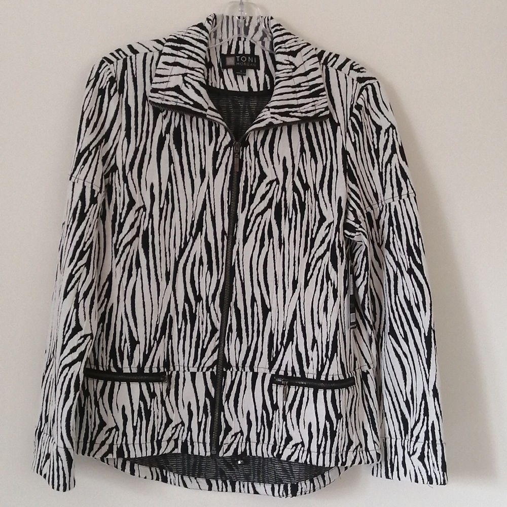 NWT, TONI MORGAN , black/white ladies knit blazer/jacket ,size small